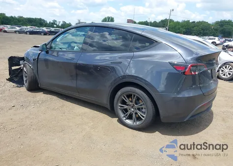 2025 Tesla Model Y Long Range Dual Motor All-Wheel Drive z USA, uszkodzony, nr VIN 7SAYGDEE3SA361379